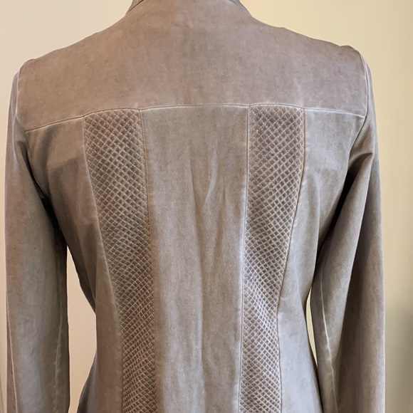 Yest cardigan - Picture 2 of 12